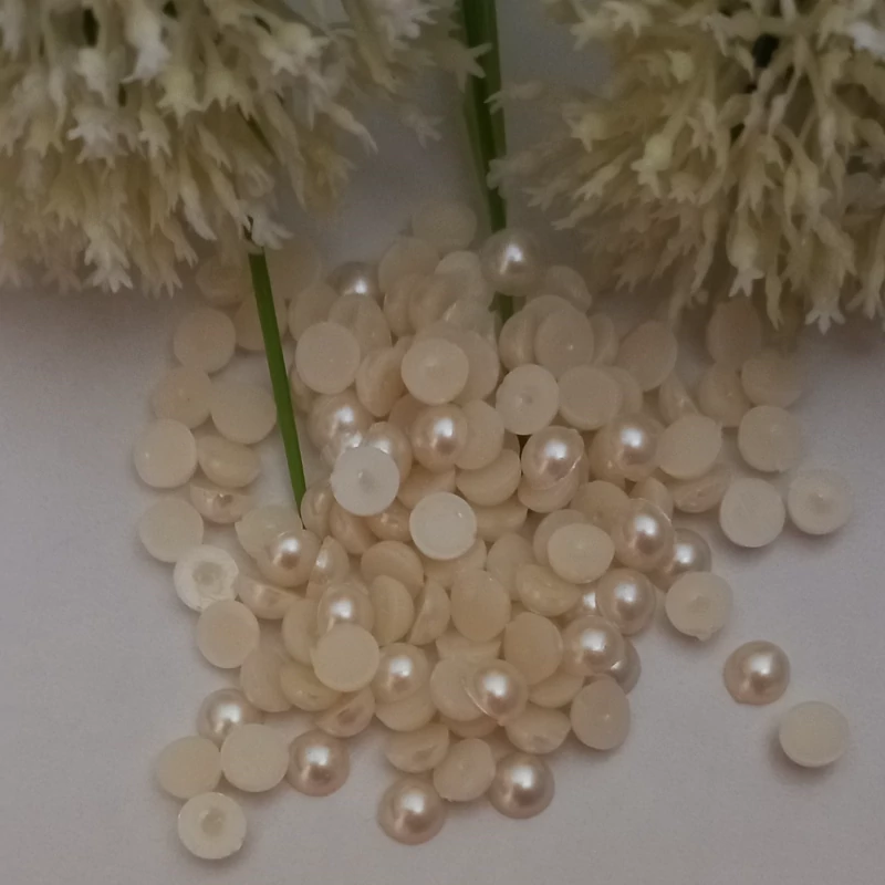 مروارید لپه ای سایز 6 به رنگ شیری در بسته های 20 گرمی