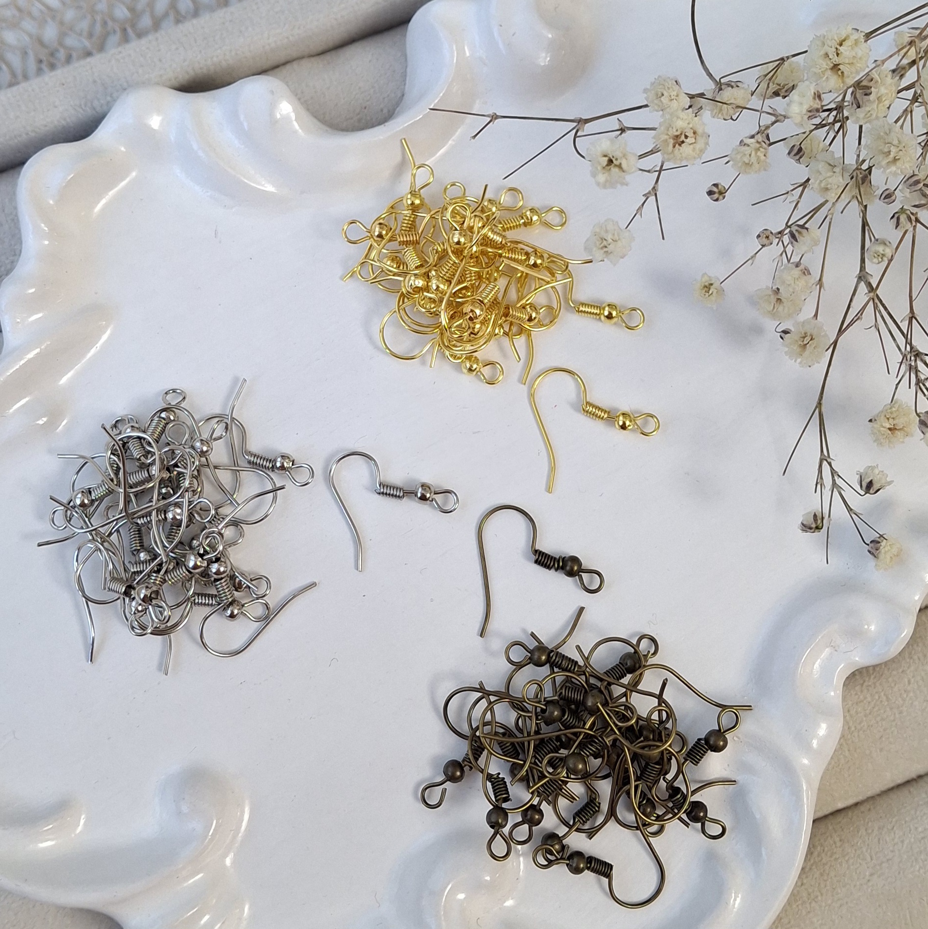 قلاب گوشواره  عصایی رنگ معمولی در رنگهای طلایی و برنزی و نقره ای در بسته های 5 گرمی