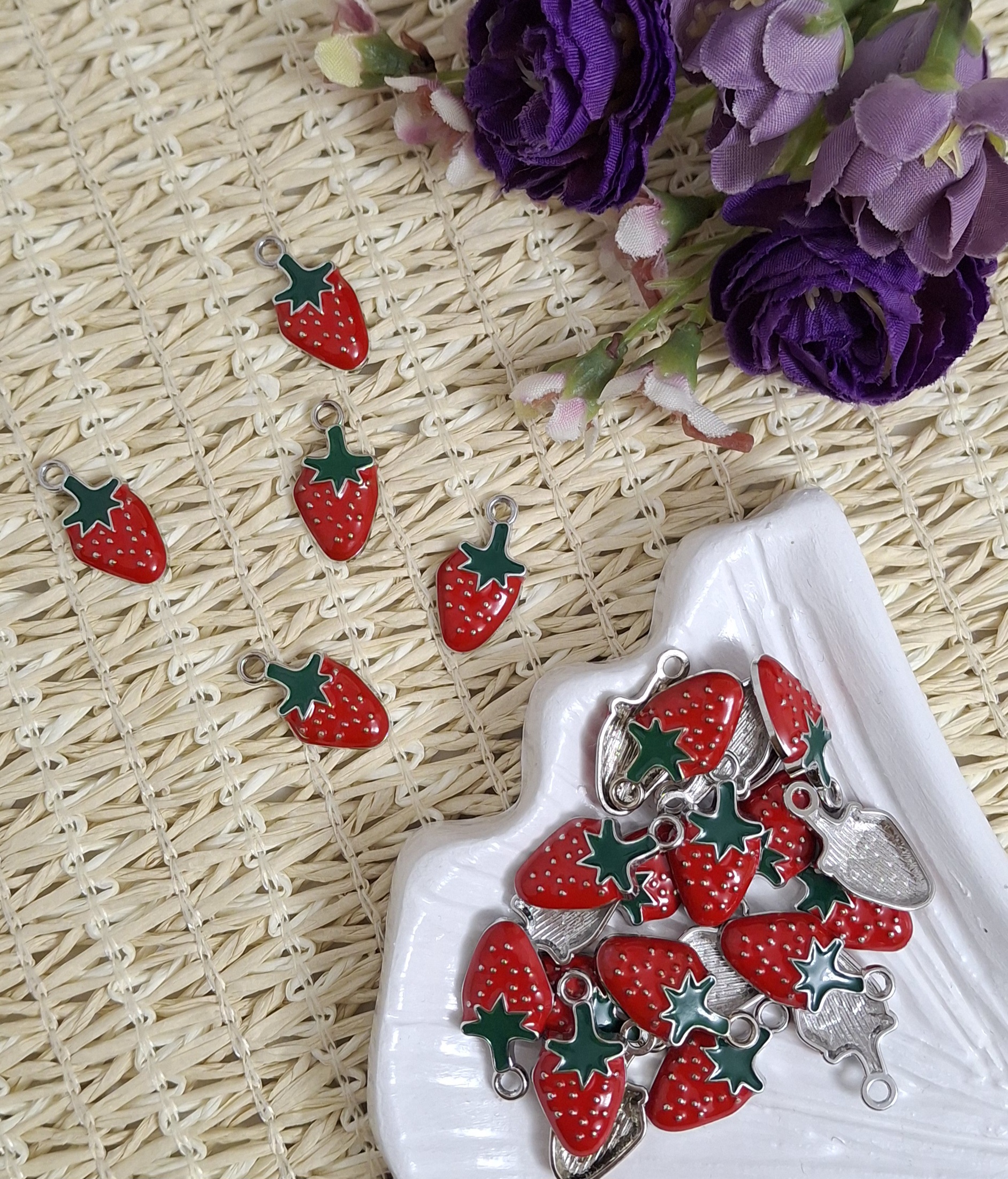 پلاک آویزی توت فرنگی (فروش بصورت دونه ای)